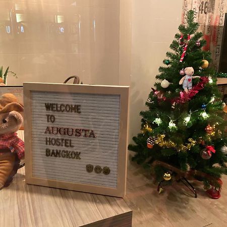 Augusta Hostel Bangkok Bagian luar foto