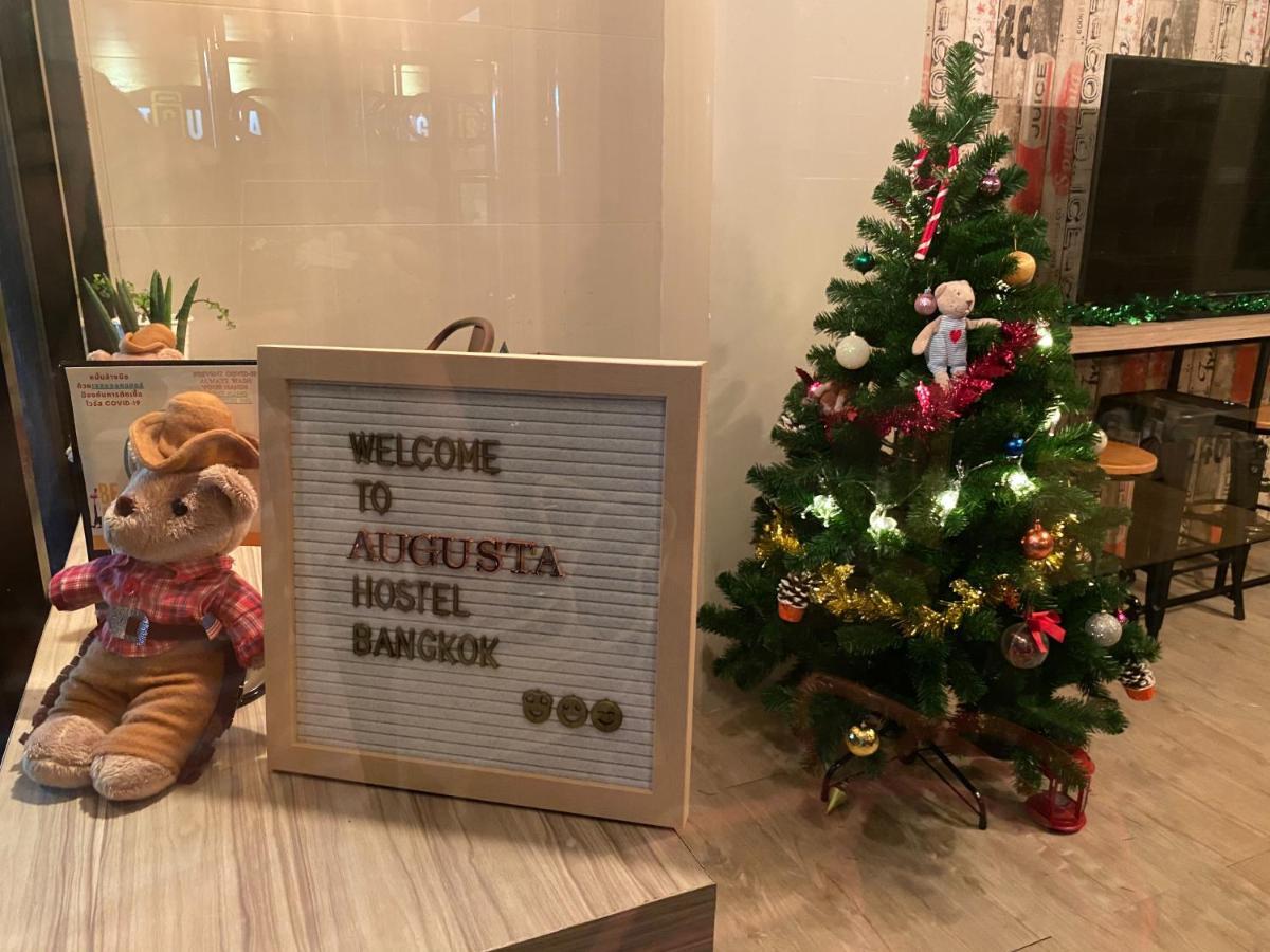 Augusta Hostel Bangkok Bagian luar foto