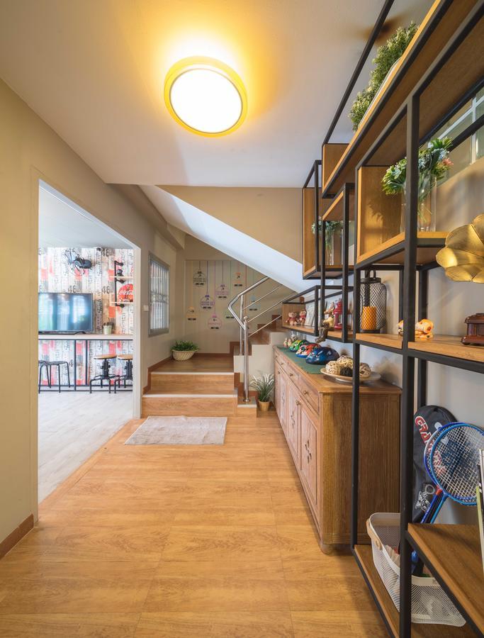 Augusta Hostel Bangkok Bagian luar foto